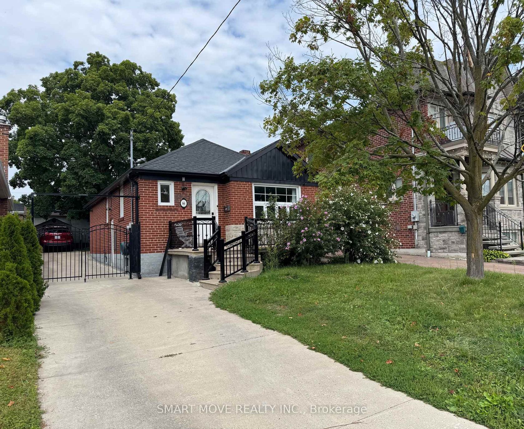 66 Beechborough Avenue, Greenbrook, Toronto photo 2
