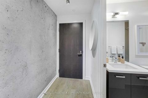 Photo 3 at 403 - 11 Charlotte Street, Waterfront Communities C1, Toronto