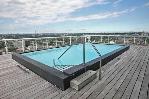Photo 11 at 403 - 11 Charlotte Street, Waterfront Communities C1, Toronto