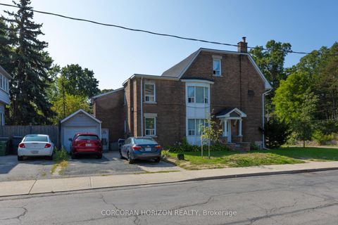 Photo 2 at 355 Parkside Drive, Swansea, Toronto