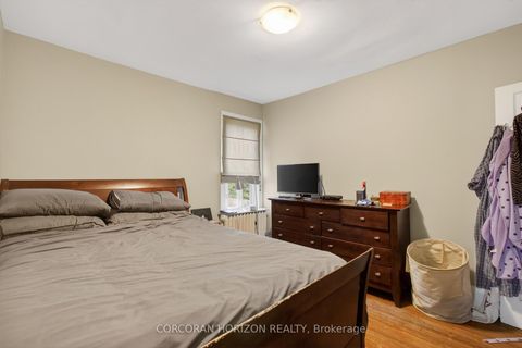 Photo 17 at 355 Parkside Drive, Swansea, Toronto