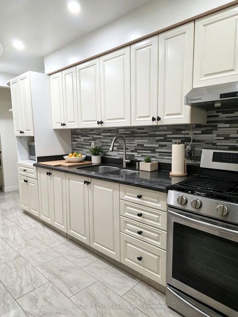 Photo 3 at 22 O'Halloran Crescent, Milliken, Toronto