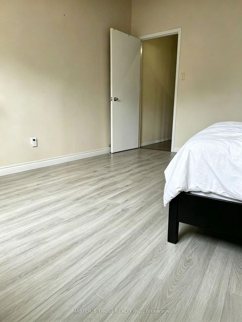 Photo 11 at 22 O'Halloran Crescent, Milliken, Toronto