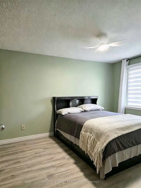 Photo 12 at 22 O'Halloran Crescent, Milliken, Toronto