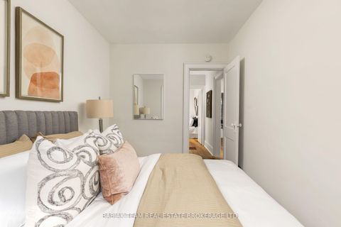 Photo 12 at 1 Rambert Crescent, Swansea, Toronto