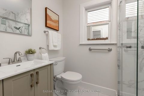 Photo 16 at 1 Rambert Crescent, Swansea, Toronto