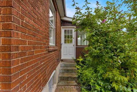 Photo 25 at 1 Rambert Crescent, Swansea, Toronto