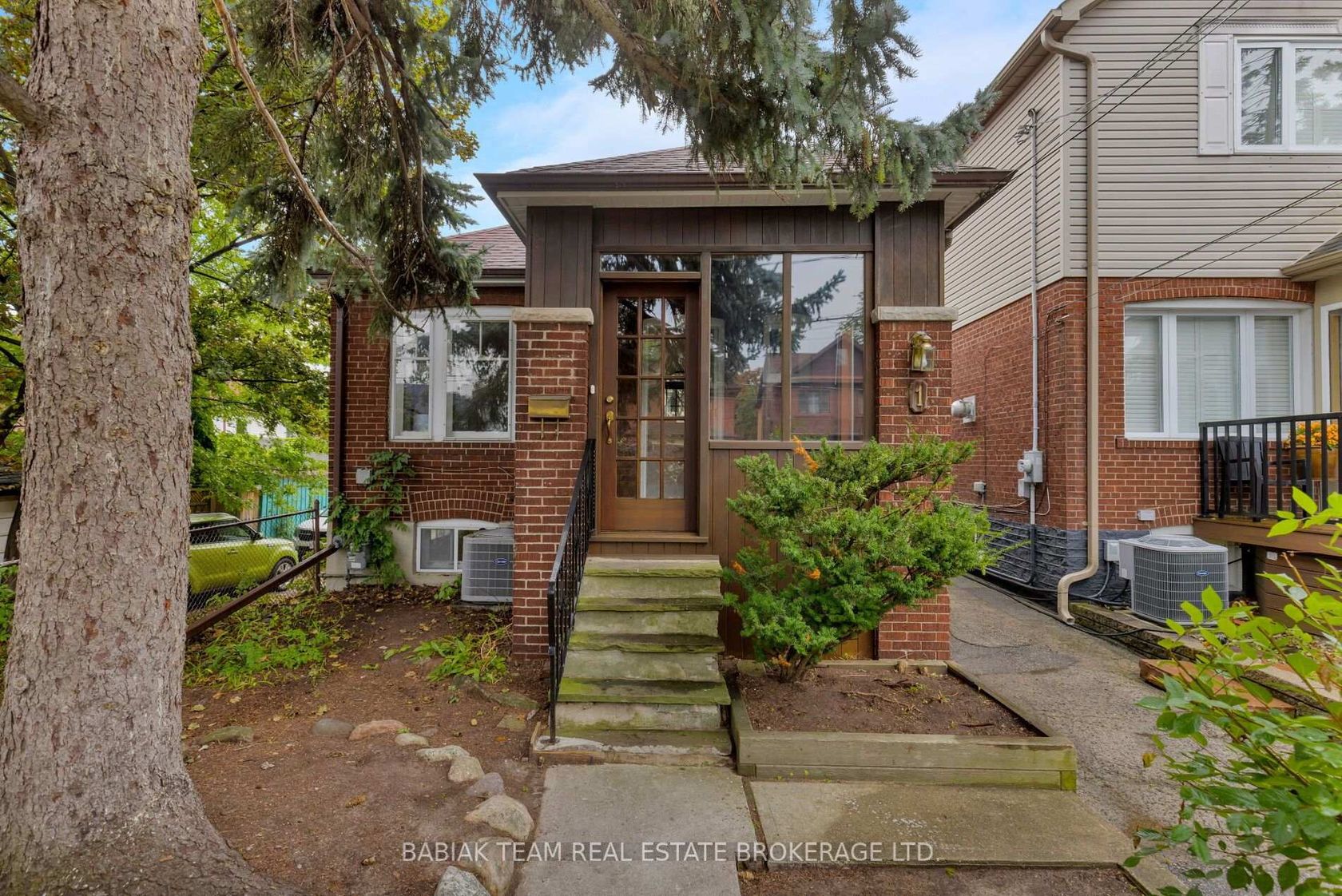 1 Rambert Crescent, Swansea, Toronto photo 7