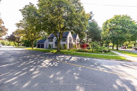 Photo 1 at 2 Chieftain Crescent, Windfields, Toronto
