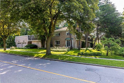 Photo 2 at 2 Chieftain Crescent, Windfields, Toronto