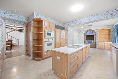 Photo 14 at 2 Chieftain Crescent, Windfields, Toronto