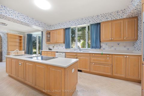 Photo 19 at 2 Chieftain Crescent, Windfields, Toronto