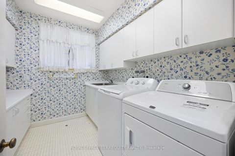 Photo 30 at 2 Chieftain Crescent, Windfields, Toronto