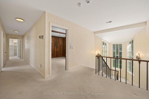 Photo 31 at 2 Chieftain Crescent, Windfields, Toronto