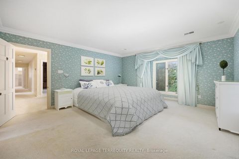 Photo 34 at 2 Chieftain Crescent, Windfields, Toronto