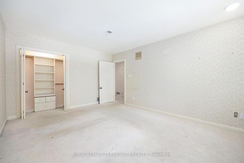 Photo 36 at 2 Chieftain Crescent, Windfields, Toronto