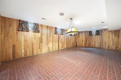 Photo 39 at 2 Chieftain Crescent, Windfields, Toronto
