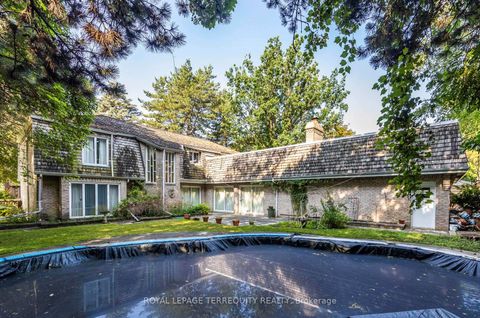 Photo 40 at 2 Chieftain Crescent, Windfields, Toronto