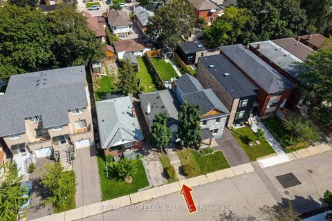 Photo 2 at 43 Fifteenth Street, New Toronto, Toronto