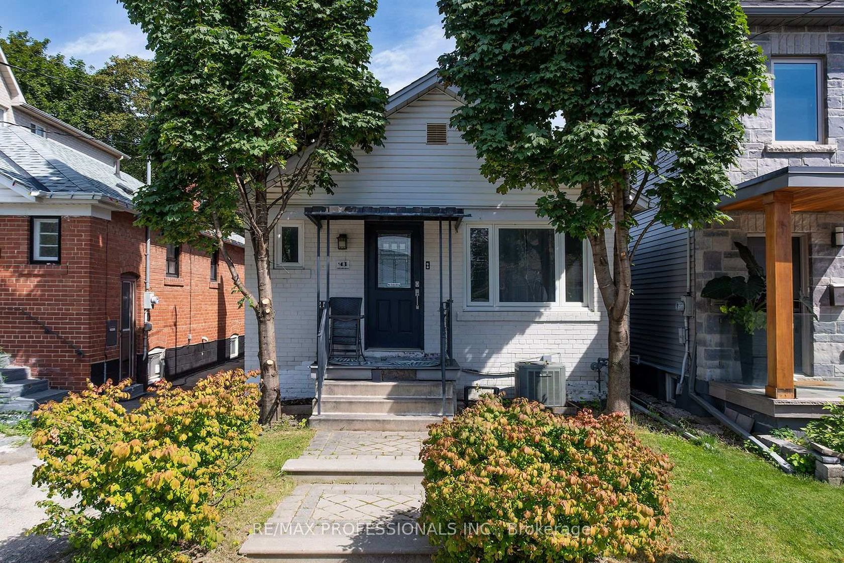 43 Fifteenth Street, New Toronto, Toronto photo number 2