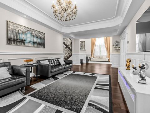 Photo 5 at 12 Anglin Drive, Jefferson, Richmond Hill