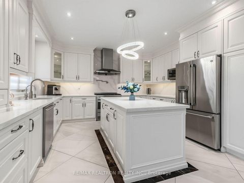 Photo 12 at 12 Anglin Drive, Jefferson, Richmond Hill