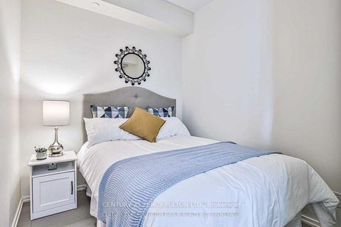 Photo 4 at 4007 - 70 Temperance Street, Bay Street Corridor, Toronto