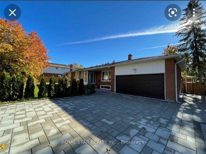 Photo 2 at 29 Westwood Lane, South Richvale, Richmond Hill