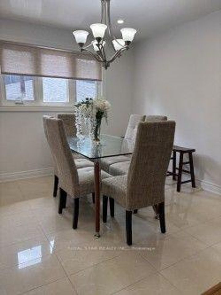 Photo 5 at 29 Westwood Lane, South Richvale, Richmond Hill