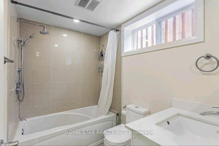 Photo 13 at 29 Westwood Lane, South Richvale, Richmond Hill