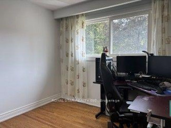 Photo 20 at 29 Westwood Lane, South Richvale, Richmond Hill