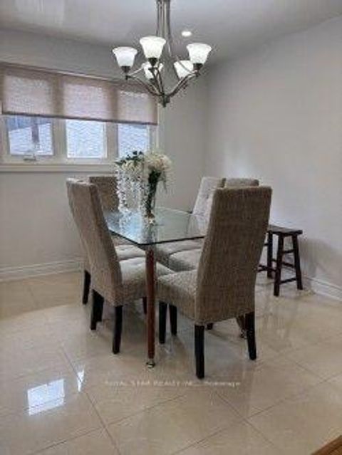 Photo 5 at 29 Westwood Lane, South Richvale, Richmond Hill