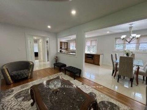Photo 11 at 29 Westwood Lane, South Richvale, Richmond Hill