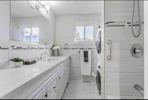 Photo 12 at 29 Westwood Lane, South Richvale, Richmond Hill