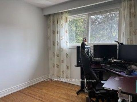 Photo 20 at 29 Westwood Lane, South Richvale, Richmond Hill