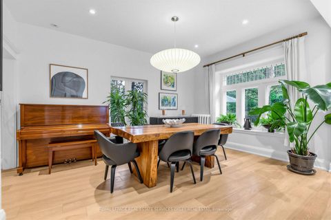 Photo 2 at 20 Edgewood Crescent, Moore Park, Toronto