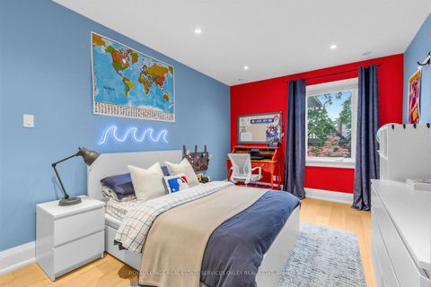 Photo 11 at 20 Edgewood Crescent, Moore Park, Toronto