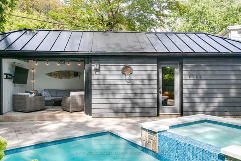 Photo 24 at 20 Edgewood Crescent, Moore Park, Toronto
