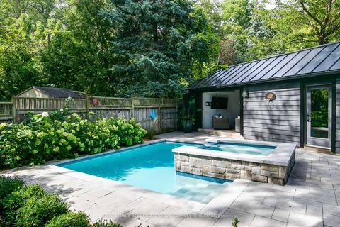 Photo 26 at 20 Edgewood Crescent, Moore Park, Toronto