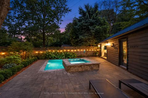 Photo 30 at 20 Edgewood Crescent, Moore Park, Toronto