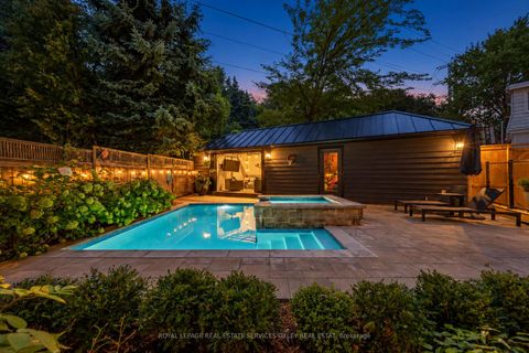 Photo 34 at 20 Edgewood Crescent, Moore Park, Toronto