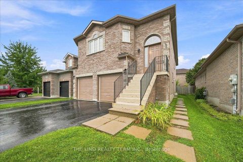 Photo 2 at 61 Mcintyre Drive, Ardagh, Barrie