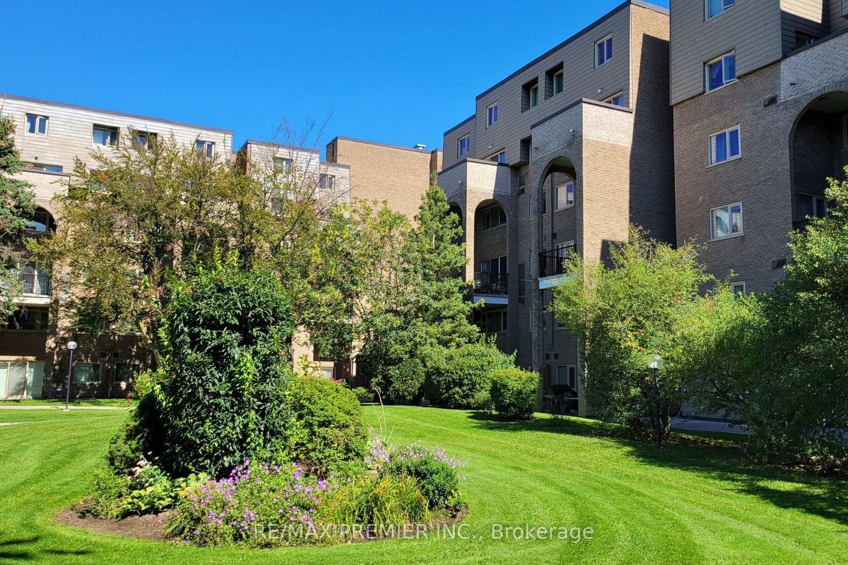 345 - 4005 Don Mills Road, Hillcrest Village, Toronto photo 6