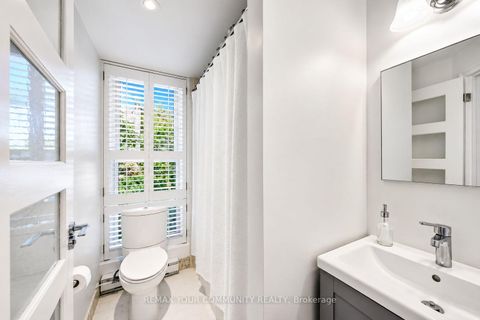 Photo 14 at 3 - 105 Heath Street W, St. Clair, Toronto