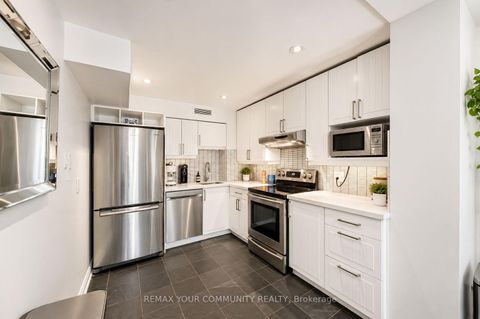 Photo 17 at 3 - 105 Heath Street W, St. Clair, Toronto