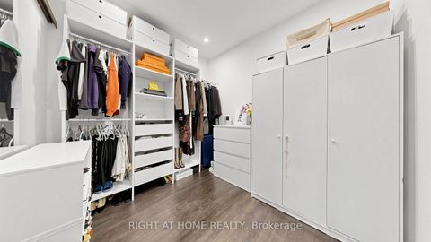 Photo 5 at 819 - 15 Mercer Street, Waterfront Communities C1, Toronto