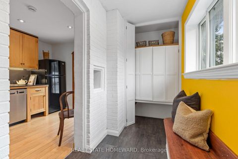 Photo 1 at 9 Dromore Crescent, Newtonbrook West, Toronto