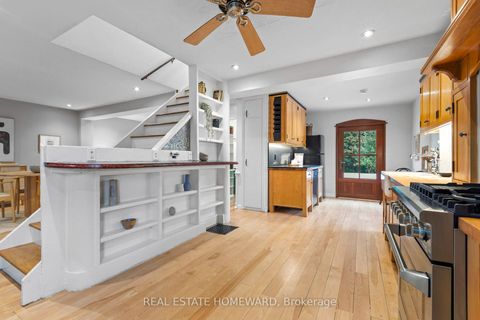 Photo 5 at 9 Dromore Crescent, Newtonbrook West, Toronto