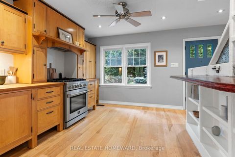 Photo 9 at 9 Dromore Crescent, Newtonbrook West, Toronto
