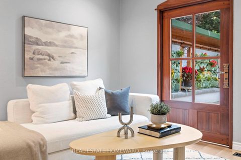 Photo 18 at 9 Dromore Crescent, Newtonbrook West, Toronto